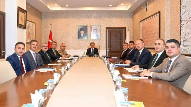 Erzurum’da Gençler İçin Sosyal Medya Güvenliği Görüşüldü