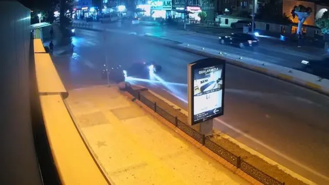 Edirne'de Yaya Geçidindeki Motosiklet Kazası Kamerada