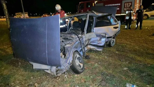 Hassa'da İki Otomobil Çarpıştı: 4 Yaralı Hassa'da İki Otomobil Çarpıştı: 4 Yaralı