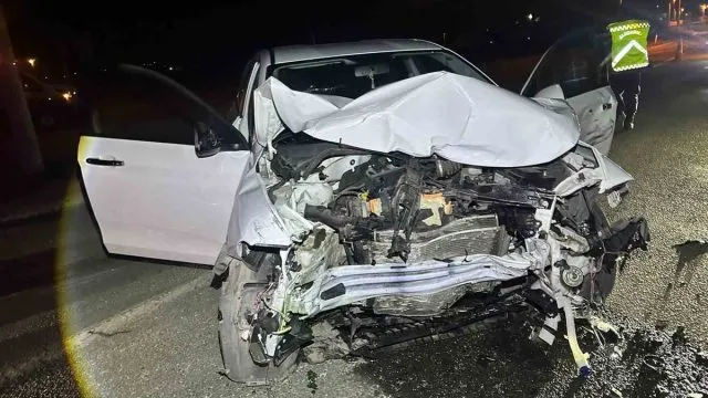 Mecidiye Köyünde İki Otomobil Çarpıştı: 5 Yaralı Mecidiye Köyünde İki Otomobil Çarpıştı: 5 Yaralı