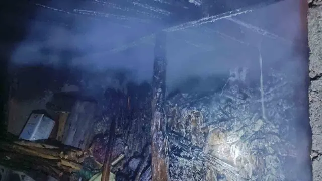 Burdur Yeşilova Alanköy'de Ahır Yangını Söndürüldü