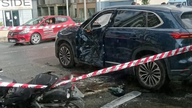 Esenyurt'ta Motosiklet Ve Otomobil Çarpıştı: 19 Yaşındaki Sürücü Hayatını Kaybetti