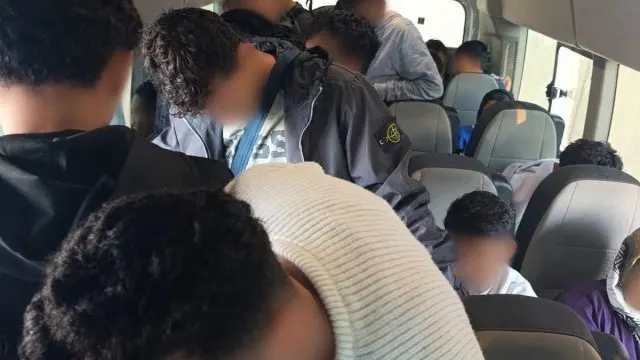Urla Gişelerinde Durdurulan Araçtan 34 Düzensiz Göçmen Çıktı
