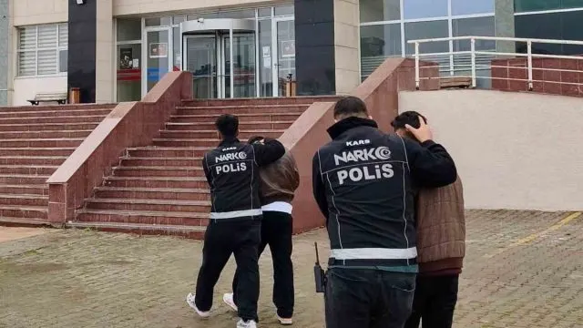 Kars'ta Aparta Uyuşturucu Operasyonu: 2 Şüpheli Tutuklandı