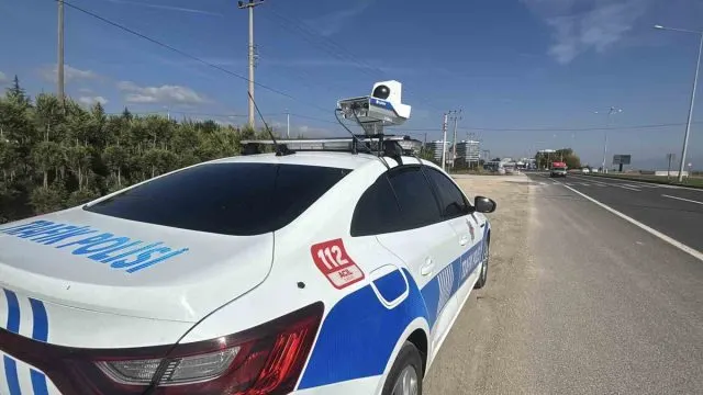 Bolu D-100'de Hız Denetimi: Plakalara 30 Bin Liraya Kadar Ceza Bolu D-100'de Hız Denetimi: Plakalara 30 Bin Liraya Kadar Ceza