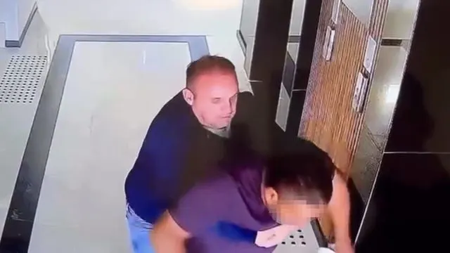 Kayseri’de Müdürlükte Şeker Krizi Heimlich Manevrasıyla Sonlandı Kayseri’de Müdürlükte Şeker Krizi Heimlich Manevrasıyla Sonlandı