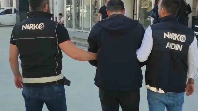 Aydın Kuşadası'nda Uyuşturucu Operasyonu: 14,90 Gram Esrar Ele Geçirildi Aydın Kuşadası'nda Uyuşturucu Operasyonu: 14,90 Gram Esrar Ele Geçirildi