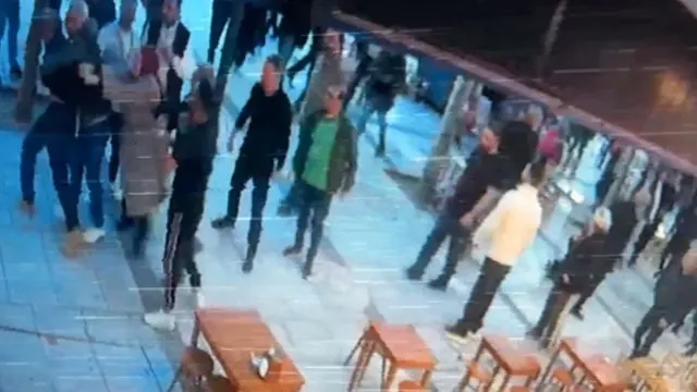 Adapazarı’nda Babasıyla Yürüyen Genç Kıza Saldırı