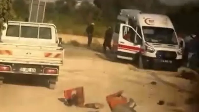 Bayındır’da Hemzemin Geçitte Tren Traktöre Çarptı