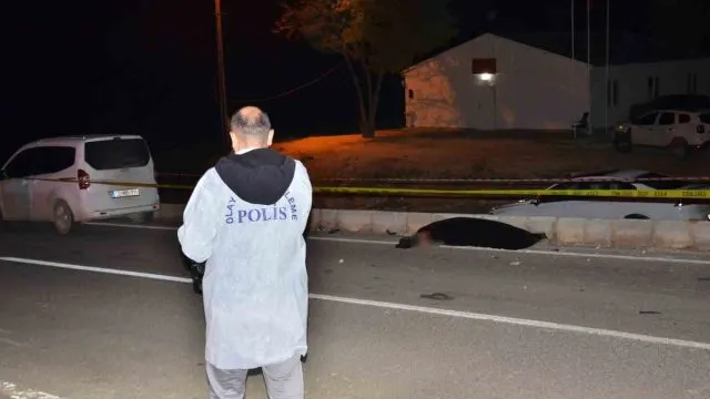 Besni'de Yayaya Otomobil Çarptı: 1 Kişi Hayatını Kaybetti Besni'de Yayaya Otomobil Çarptı: 1 Kişi Hayatını Kaybetti