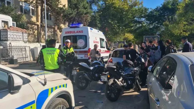 Zonguldak'ta Park Halindeki Otomobile Çarpan Motosikletli Ağır Yaralandı Zonguldak'ta Park Halindeki Otomobile Çarpan Motosikletli Ağır Yaralandı