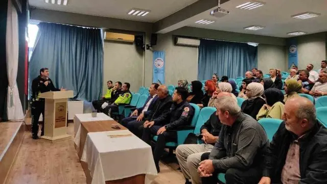 Samsun’un 19 Mayıs İlçesinde 96 Servis Personeline Güvenlik Eğitimi Samsun’un 19 Mayıs İlçesinde 96 Servis Personeline Güvenlik Eğitimi