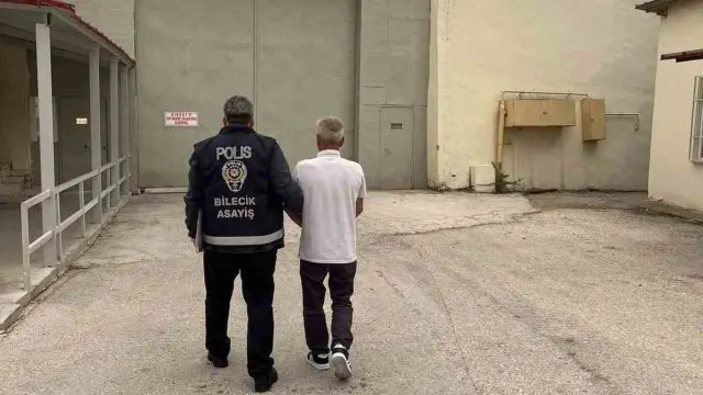 Bilecik’te 19 Yıl 6 Ay Hapis Cezası Bulunan Şahıs Kömürlükte Yakalandı Bilecik’te 19 Yıl 6 Ay Hapis Cezası Bulunan Şahıs Kömürlükte Yakalandı