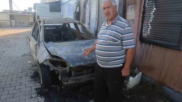 Antakya’daki Konteyner Kentte Park Halindeki Otomobil Alevlere Teslim Oldu Antakya’daki Konteyner Kentte Park Halindeki Otomobil Alevlere Teslim Oldu