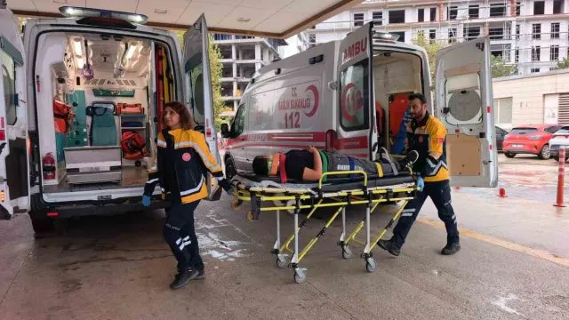 İ̇negöl’de 12 Yaşındaki Çocuk Merdiven Boşluğuna Düştü İ̇negöl’de 12 Yaşındaki Çocuk Merdiven Boşluğuna Düştü