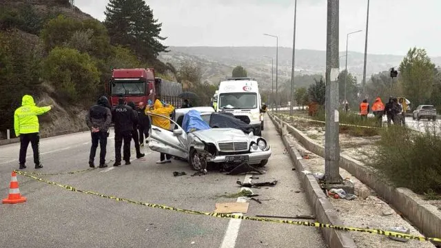 Burdur-Antalya Yolunda Takla Atan Otomobilde Bir Ölü, Dört Yaralı