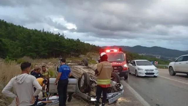 Hatay Yayladağı'nda Takla Atan Otomobilin Sürücüsü Kurtarıldı