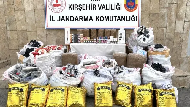 Kırşehir’de Otoyol Gişelerinde 2,8 Milyon Liralık Kaçak Ürün Yakalandı