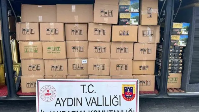 Aydın Köşk'te Otobüste 2,4 Milyon Tl Değerinde İncir Ele Geçirildi Aydın Köşk'te Otobüste 2,4 Milyon Tl Değerinde İncir Ele Geçirildi