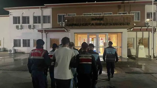 Didim’deki Otel Operasyonunda 14 Düzensiz Göçmen Yakalandı