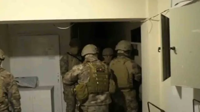 Sakarya'da Deaş'a Yönelik Operasyonda 3 Şüpheli Yakalandı Sakarya'da Deaş'a Yönelik Operasyonda 3 Şüpheli Yakalandı