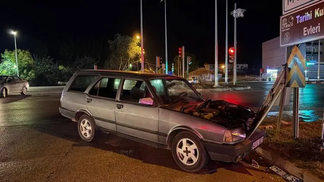 Manisa Kula'da Kavşakta Çarpışan İki Otomobilden Biri Hasar Gördü Manisa Kula'da Kavşakta Çarpışan İki Otomobilden Biri Hasar Gördü