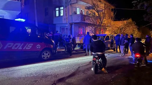 Bartın’da Evinde Ateş Açan Şahıs Gözaltına Alındı Bartın’da Evinde Ateş Açan Şahıs Gözaltına Alındı