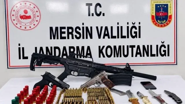 Mersin'de Ev Aramasında Silah Ve Mühimmat Ele Geçirildi Mersin'de Ev Aramasında Silah Ve Mühimmat Ele Geçirildi