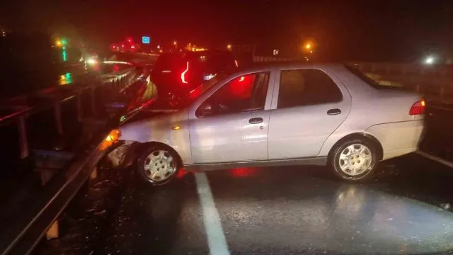Keşan’da Bariyerlere Çarpan Otomobilin Sürücüsü Yaralandı