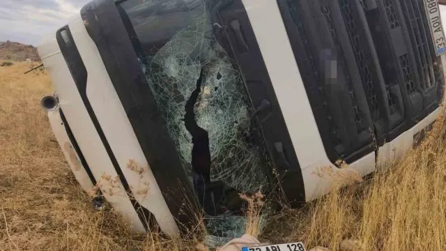 Kurtalan’da Devrilen Kamyonun Sürücüsü Yaralandı Kurtalan’da Devrilen Kamyonun Sürücüsü Yaralandı