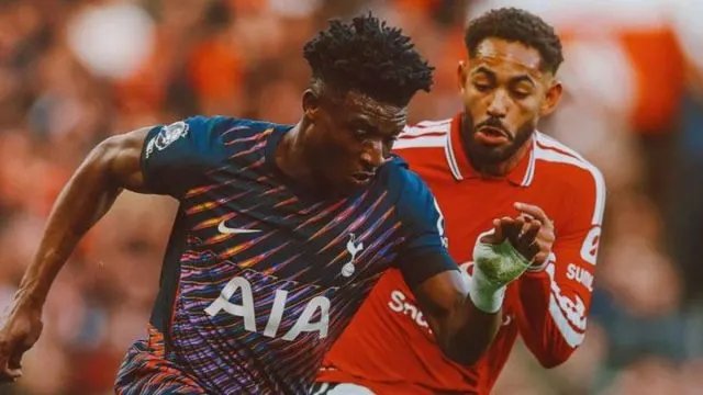 Manchester United 10 Kişilik Tottenham’ı Geçemedi