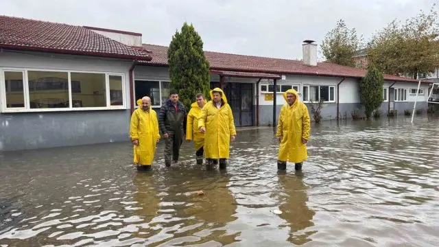 Karasu’da Selin Vurduğu 15 Okulda Hasar İncelemesi Sürüyor