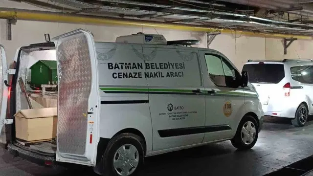 Batman'da Silahlı Kavgada Yaralanan Genç Hastanede Yaşamını Yitirdi Batman'da Silahlı Kavgada Yaralanan Genç Hastanede Yaşamını Yitirdi