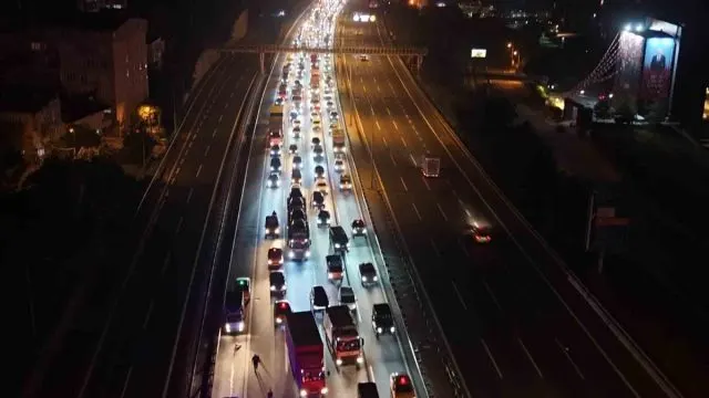 Kağıthane'de Taksiye Çarpan Otomobilin Sürücüsü Hastanede Hayatını Kaybetti