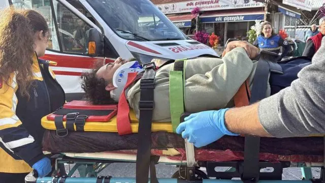 Menteşe'de Otomobil Ve Motosiklet Çarpıştı: Genç Sürücü Yaralandı