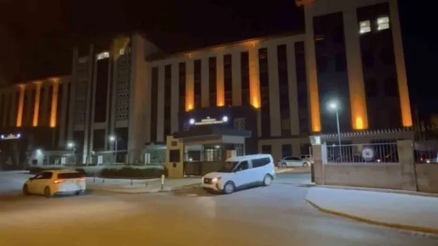 Çanakkale’de 81 Kaçak Göçmen Yakalandı, 7 Organizatör Tutuklandı Çanakkale’de 81 Kaçak Göçmen Yakalandı, 7 Organizatör Tutuklandı