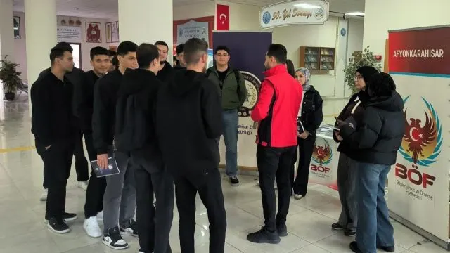 Afyonkarahisar'da Üniversite Yerleşkelerinde Terör Bilgilendirmesi Afyonkarahisar'da Üniversite Yerleşkelerinde Terör Bilgilendirmesi