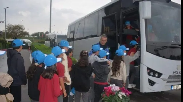 Bursa'da 48 Öğrenci Polis Projesiyle Robot 404 Filmini İzledi