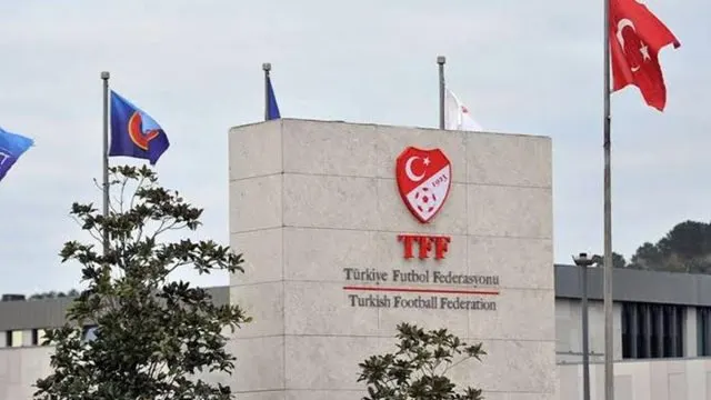 Maltepe'deki Bina Çökmesi İçin Maçlar Öncesi Saygı Duruşu
