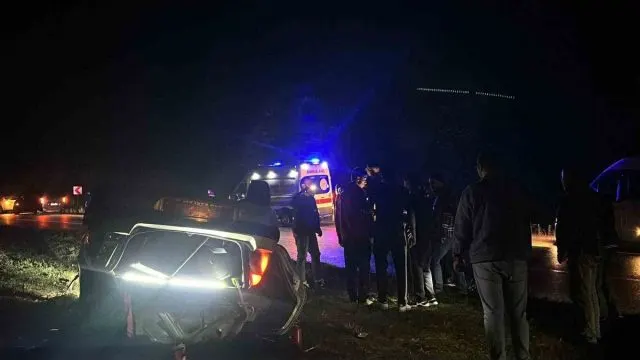 Zonguldak-Ankara Karayolunda Kontrolden Çıkan Otomobil Takla Attı: 2 Kişi Yaralandı