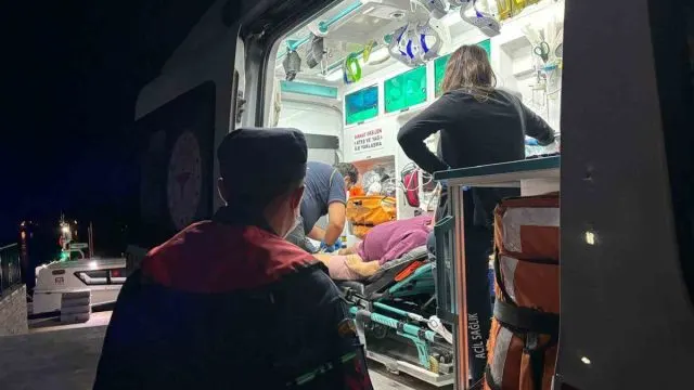 Fethiye Açıklarında Yaralanan Vatandaş Sahil Güvenlikle Kıyıya Ulaştırıldı
