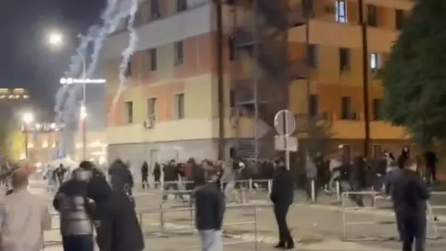 Kosova Meclisi Önünde Protesto Gerilimi Tırmandı Kosova Meclisi Önünde Protesto Gerilimi Tırmandı