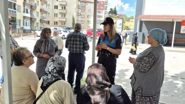 Bilecik'te 36 Vatandaşa Dolandırıcılık Ve Güvenlik Uyarısı Bilecik'te 36 Vatandaşa Dolandırıcılık Ve Güvenlik Uyarısı