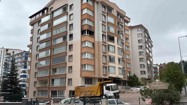 Mamak'ta Daire Yangınında Anne Ve Oğlu Kurtarıldı Mamak'ta Daire Yangınında Anne Ve Oğlu Kurtarıldı