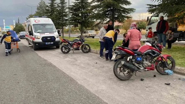 Niğde'de İki Motosiklet Çarpıştı: 2 Yaralı