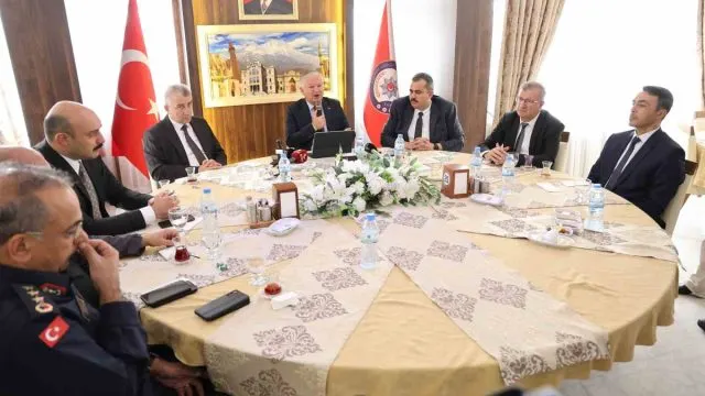 Aksaray’da Asayiş Verileri Geriledi, Suç Çetelerine Sert Mesaj Aksaray’da Asayiş Verileri Geriledi, Suç Çetelerine Sert Mesaj