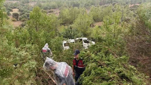Silifke'de Minibüs Şarampole Yuvarlandı: 17 Yaralı
