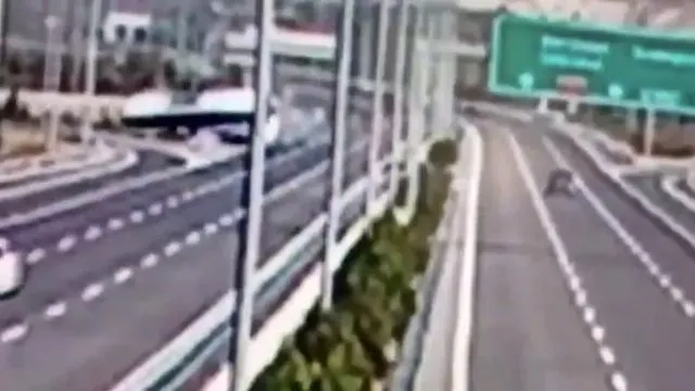 Akhisar'daki Faciada Otobüsün Geri Manevrası Kamerada