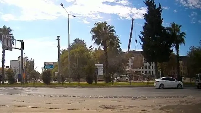 Adıyaman'da Vince Bağlı Beton Blok Düştü